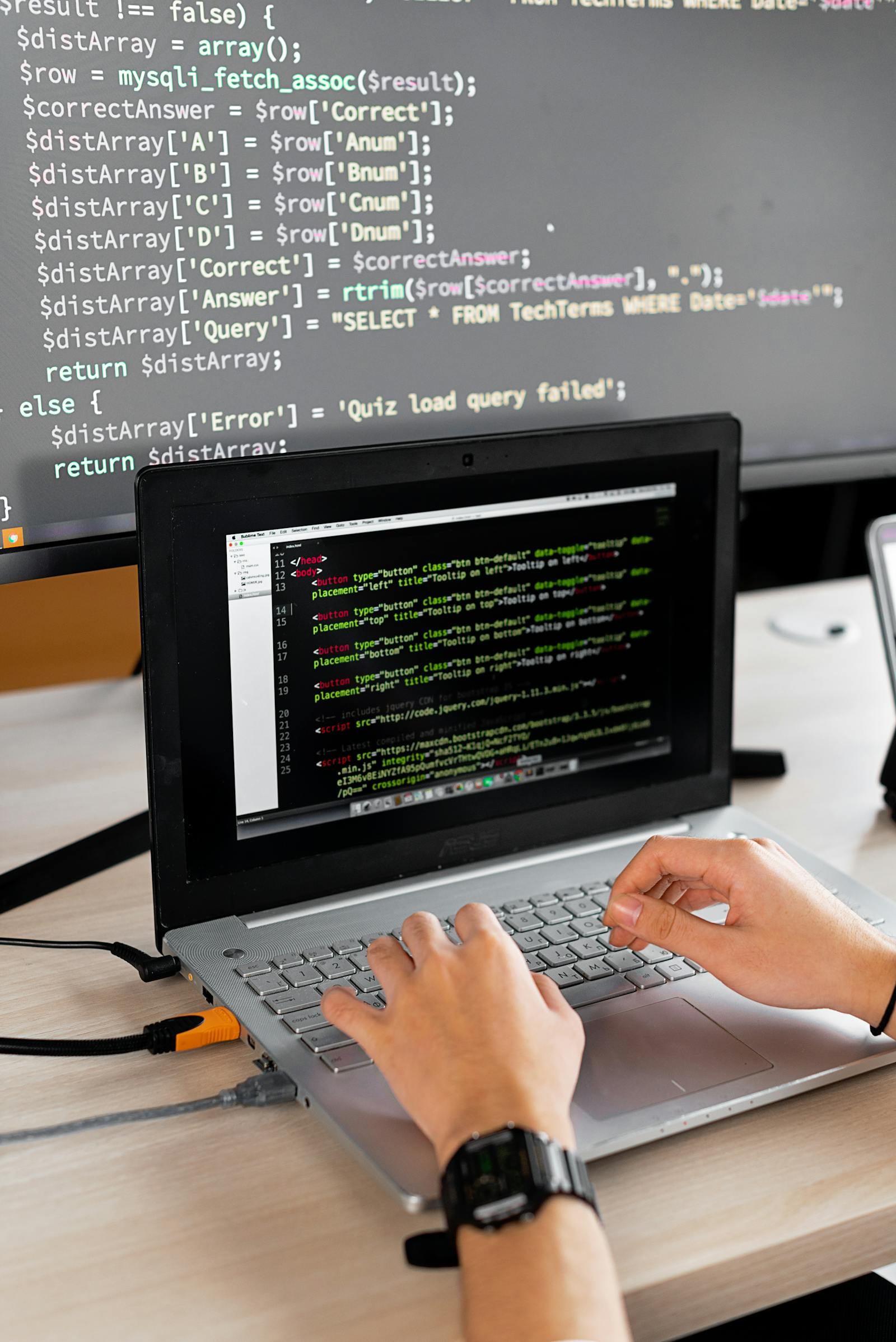 Custom Software vs. Commercial Software: Which is better for your business?